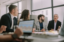 cała prawda o pracownikach 50 plus. stali się hitem rynku zatrudnienia