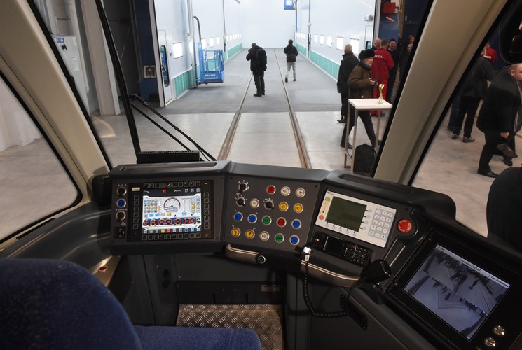 36. tramwaj 'Krakowiak' - kabina motorniczego <br><br> Fot. (mr) PAP/Jacek Bednarczyk