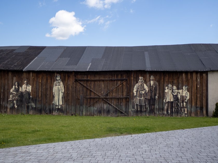 W Lubochni powstał mural na 80-letnich deskach stodoły