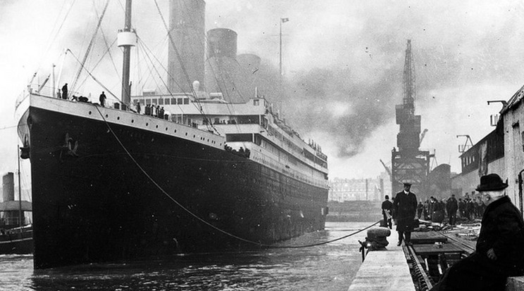 A Britannic testvérhajója, a Titanic látható a képen