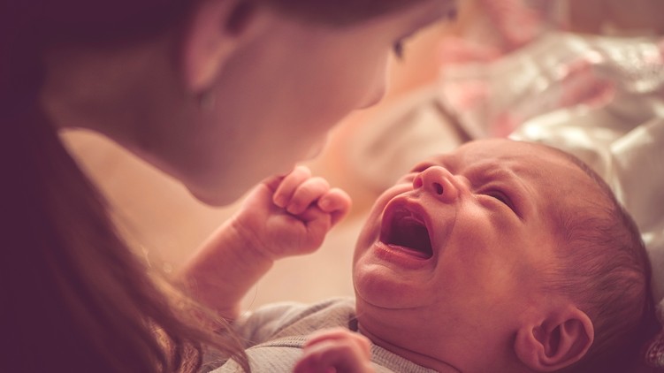 A kólika sok szendvedést okozhat a kisbabáknak