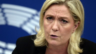 Hollande i Le Pen przeszliby do drugiej tury wyborów prezydenckich