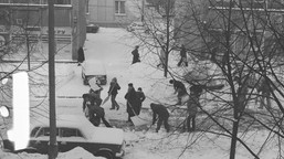 tunele w śniegu, miejscy narciarze. prl-owski armageddon czyli zima stulecia. zima stulecia w prl