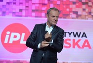 Przewodniczący Platformy Obywatelskiej Donald Tusk podczas konwencji partii Inicjatywa Polska