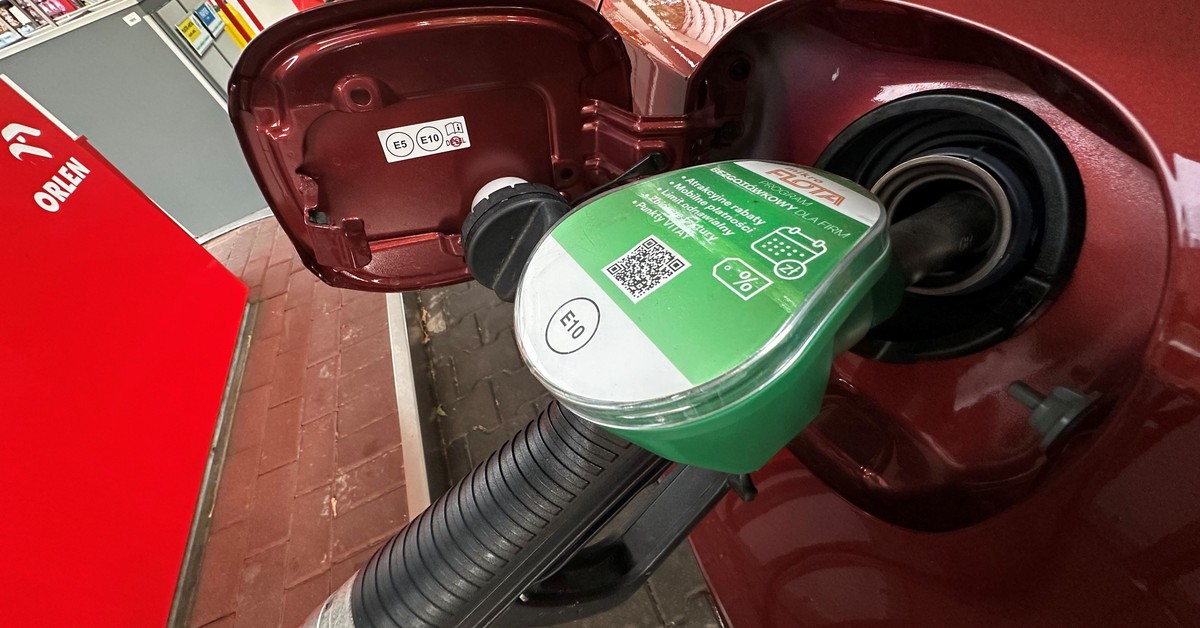 Orlen poniósł straty na Węgrzech, a MOL w Polsce