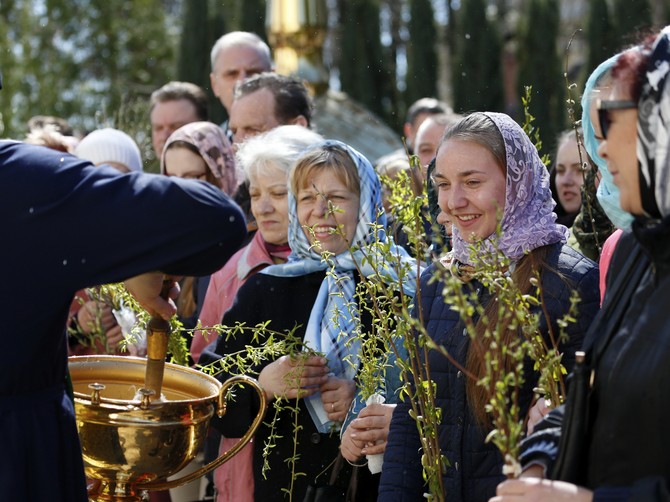 Sretenjska vodica čuva kuću od zla, kako je treba koristiti (ilustracija)