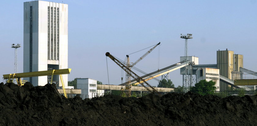 Ratownicy szukali zasypanych górników. To nie pierwsza taka tragedia w historii kopalni Bielszowice