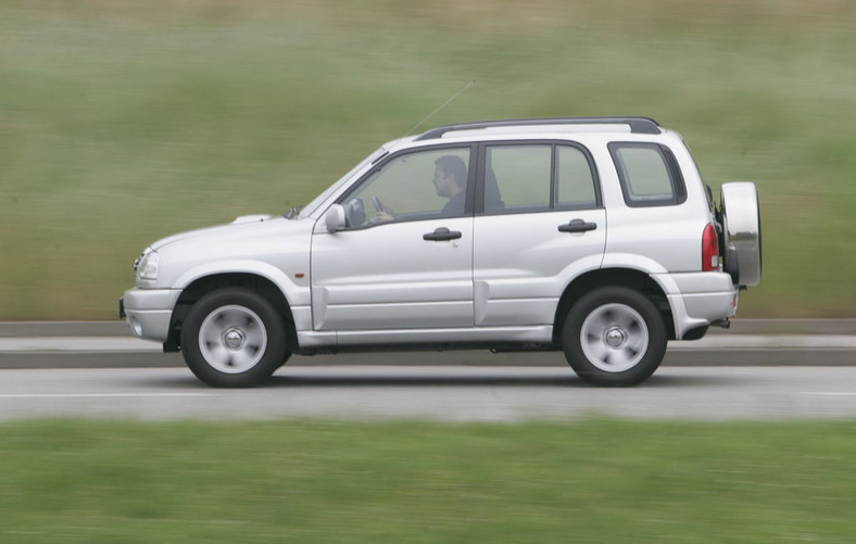 Suzuki Gr. Vitara 2.0 TD z 2001 r. - 16 000 zł