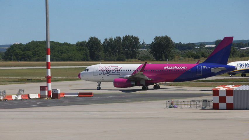 Tragédia a levegőben: meghalt egy utas a Wizz Air járatán