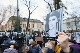 "Ani jednej więcej". Protest w Warszawie pod Trybunałem Konstytucyjnym
