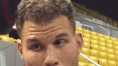 Blake, a balek kezét törte! Megütötte a szertárost a Los Angeles Clippers kosarasa