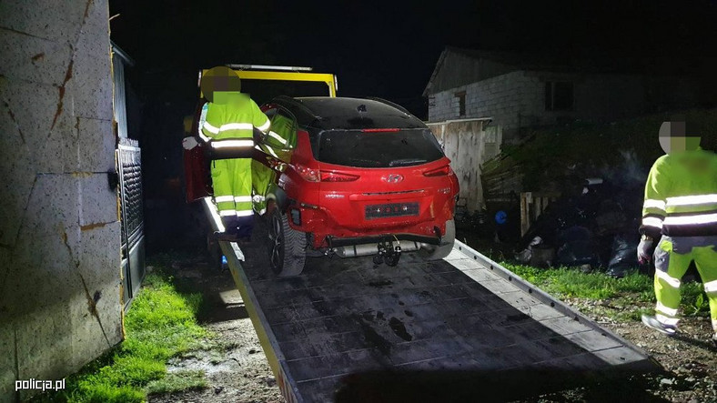 Rozbierał auto z Niemiec. Wpadł w Wołominie, gdy kończył rozbiórkę