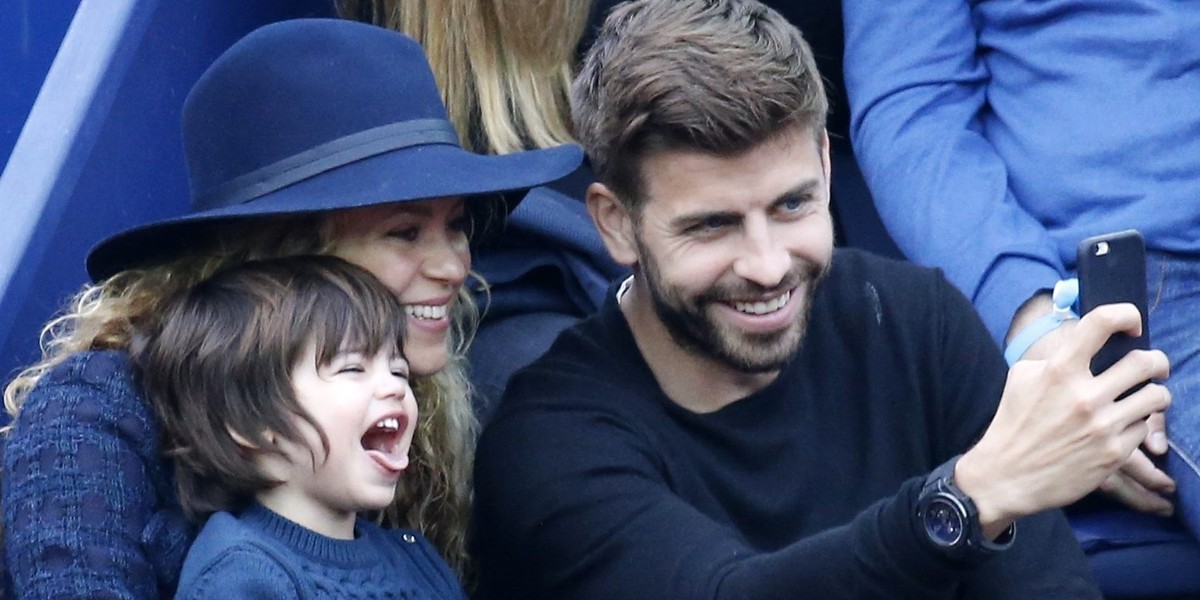 Pique i Shakira na meczu z dzieckiem