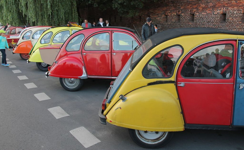 21. Światowy Zlot Miłośników Citroëna 2CV Toruń 2015