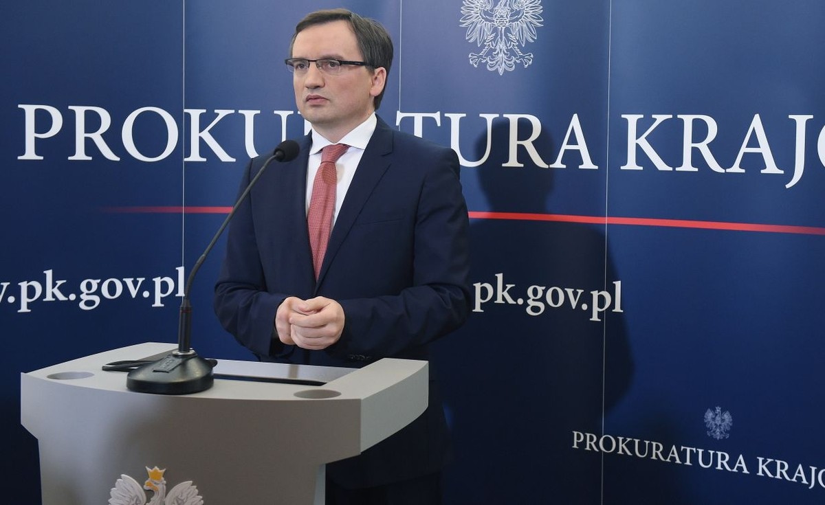356 - tyle razy prokuratura udzielała posłom i senatorom informacji na temat toczących się śledztw