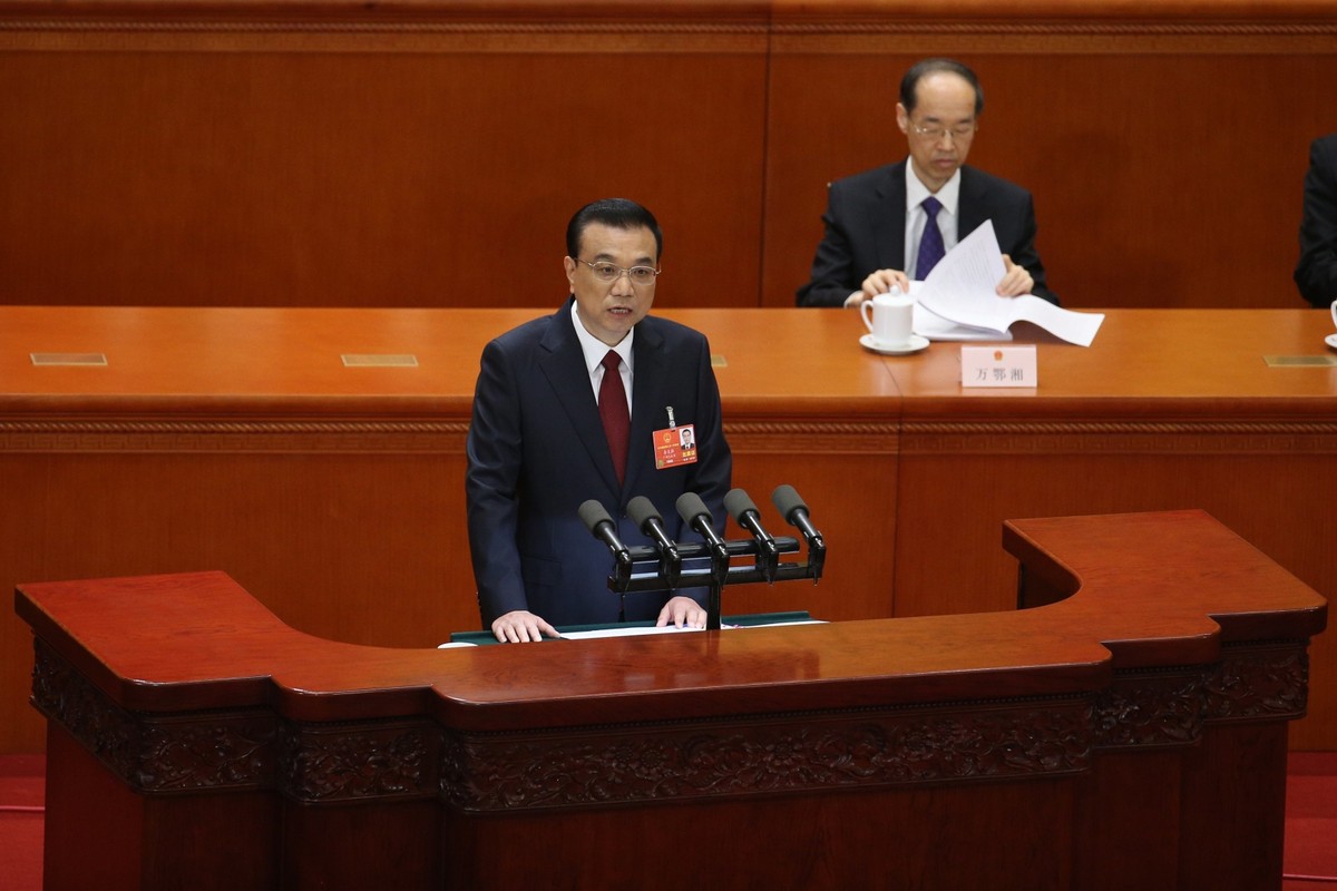 Premier Chin Li Keqiang podczas wystąpienia