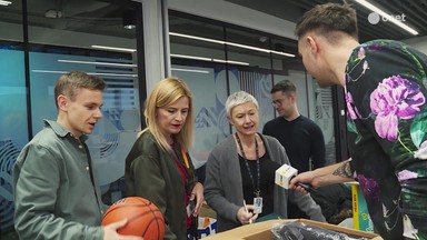 Tak Szlachetna Paczka powstaje  w Onecie. "To ogromny dar, który możemy dać innym osobom"