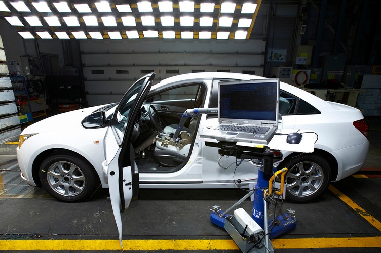 ...są w stanie przewidzieć większość parametrów dynamicznych i akustycznych pojazdu