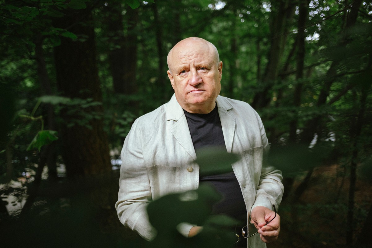 Maciej Siembieda właśnie wydał nową książkę, która nosi tytuł "Gołoborze"