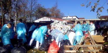Dyrektorka wysłała pielęgniarki do segregowania śmieci