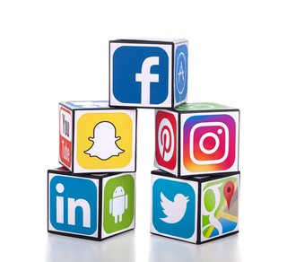 Bruksela przetestuje media społecznościowe przed wyborami w Niemczech