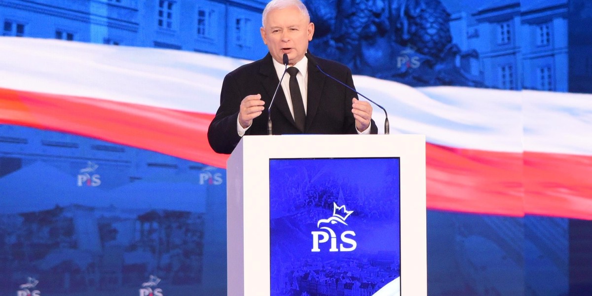 Kaczyński zaskoczony? Tak próbował kontrować Schetynę