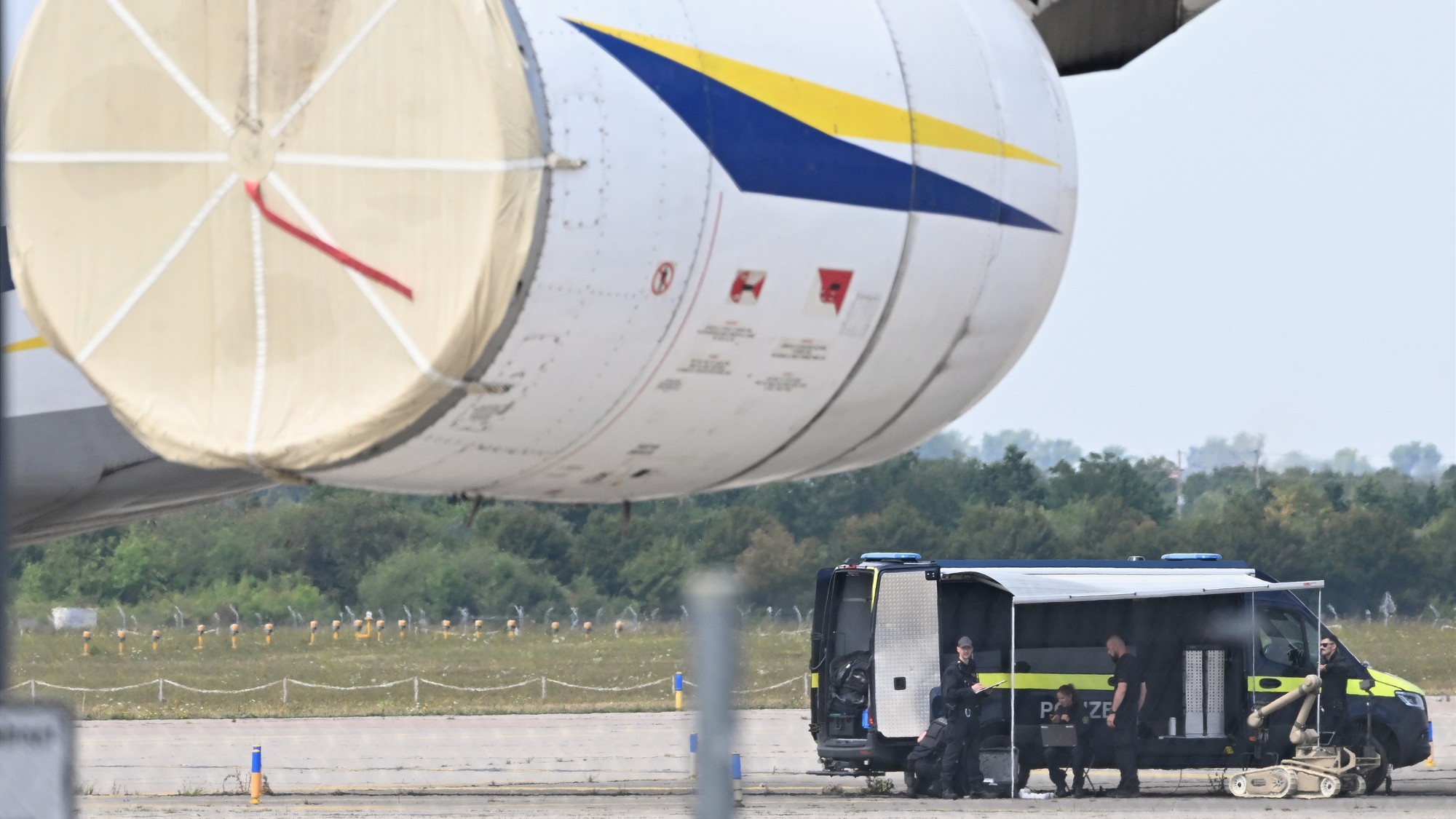 Severoatlantická aliancia (NATO) potvrdila, že v blízkosti ukrajinského lietadla na Letisku Lipsko/Halle bol spozorovaný dron.