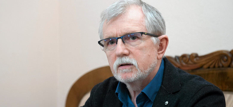Dyrektor Cezary Morawski został odwołany, ale wojewoda wstrzymał uchwałę