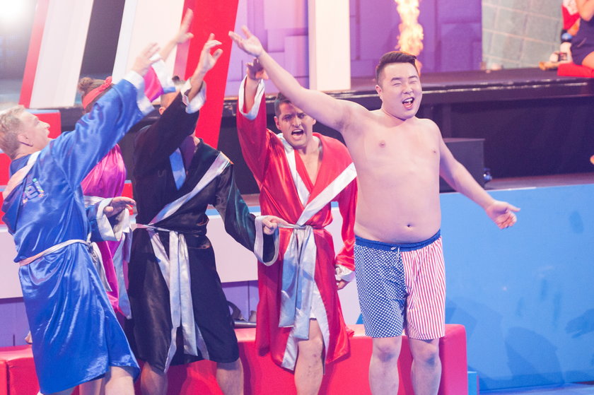 Bilguun Ariunbaatar ze wzwodem w Celebrity Splash