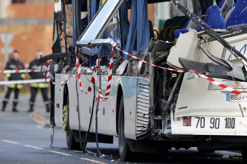 Trwa czarna seria wypadków z udziałem szkolnych autokarów we Francji