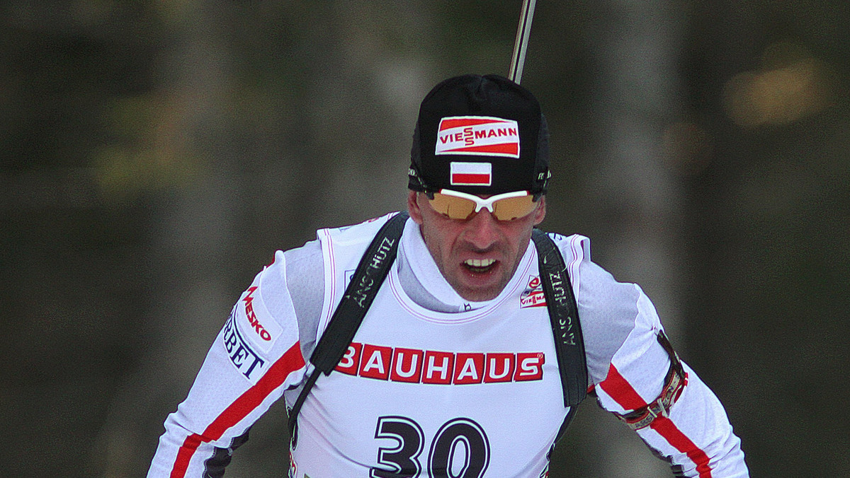 Tomasz Sikora (AZS AWF Katowice) zajął 21. miejsce w biegu na 10 km biathlonowego Pucharu Świata, który się odbył w sobotę w słoweńskiej Pokljuce. Zwyciężył Szwed Bjoern Ferry, który wyprzedził 22-letniego Norwega Tarjei Boe - nowego lidera cyklu.