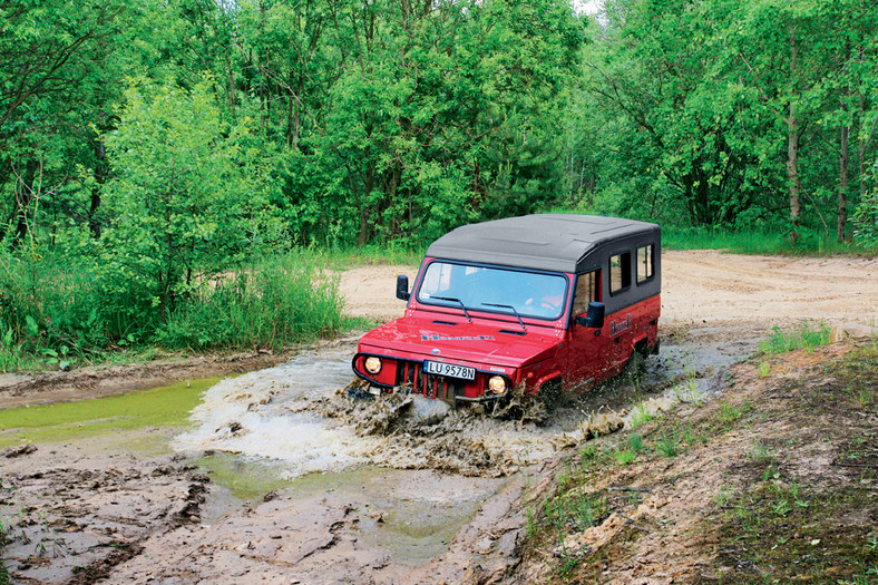 Mercedes G 350 kontra Land Rover Defender i Honker 2000: czy prawdziwe terenówki są na wymarciu?