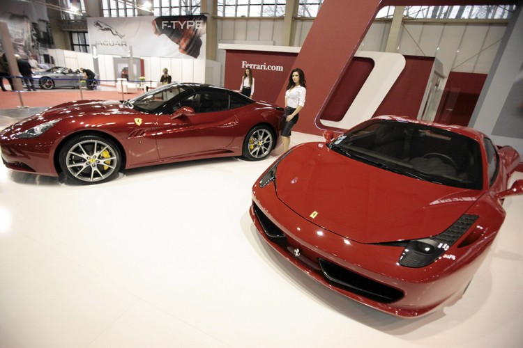 Jedną z największych atrakcji targów jest Ferrari F12 Berlinetta. Auto zostało uhonorowane przez redakcję magazynu Top Gear tytułem Supercar of The Year 2012. Na stoisku Ferrari obecny będzie kierowca formuły 1 - Giancarlo Fisichella, który zaprezentuje swój bolid.