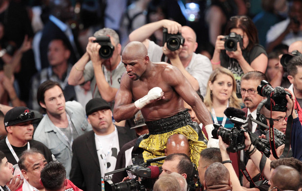 Floyd Mayweather nadal niepokonany! Wygrał walkę stulecia z Mannym Pacquiao