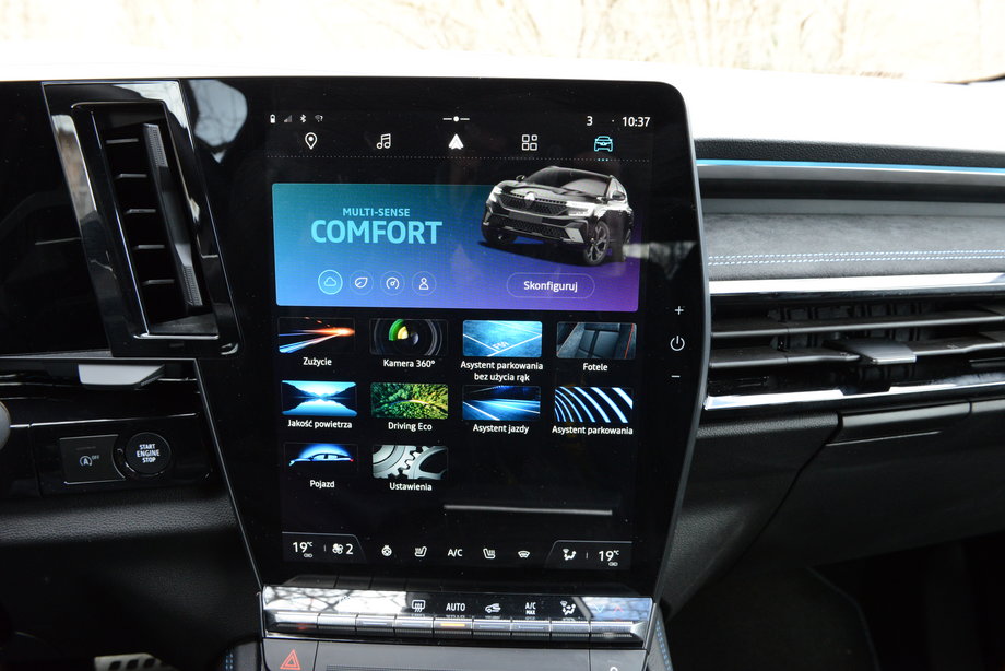 Renault Austral ma przejrzysty i łatwy w obsłudze system multimedialny.