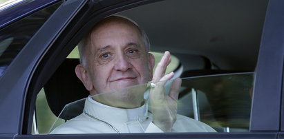 Papież Franciszek odporny na przepych