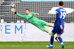 Fabiański nie zatrzymał Chelsea. 'Młoty' przegrały ważne derby
