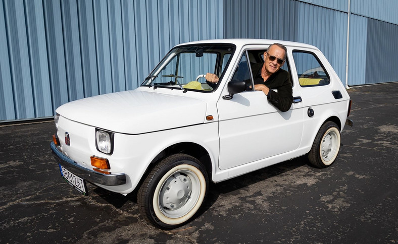 Fiat 126p, którego dostał Tom Hanks, sprzedany za ponad 363 tys. zł