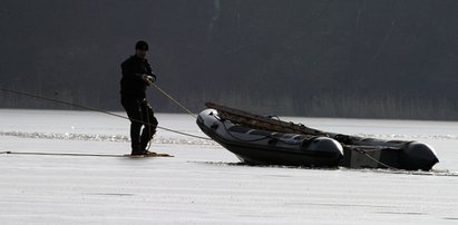 Koszmar pod Ostródą. Wędkarz zamarł, gdy zobaczył, co się dzieje z jego kolegą. "Widać było tylko głowę..."