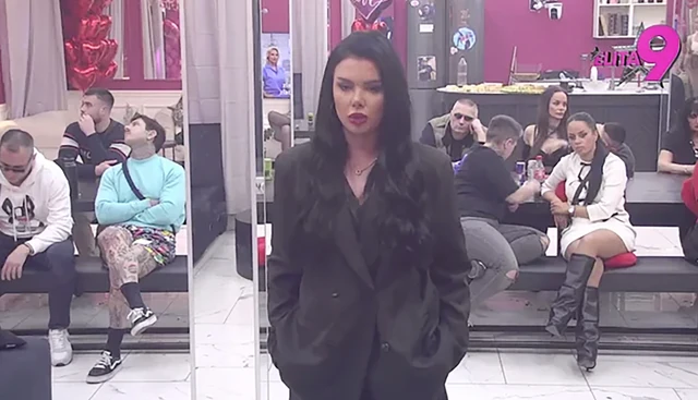 "Majka mu je zabranila da spava kod mene, izvređala me, rekla da sam rodila k****e" Anita istresla sav prljav veš iz Anđelovog života: "Odvojila ga je od oca i brata, on mrzi žene"