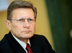 Balcerowicz opowiada ekonomiczne bajki
