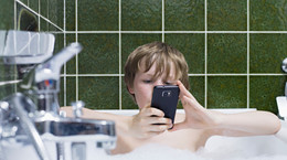 Uzależnienie od telefonu u dzieci - objawy i leczenie. Jak walczyć z uzależnieniem?