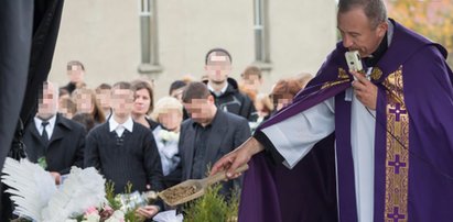 Pogrzeb 12-letniej Marysi, która popełniła samobójstwo