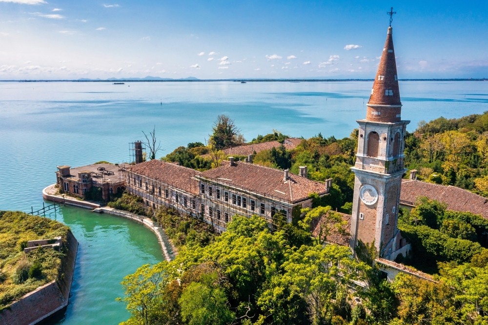 Ostrov Poveglia, Taliansko
