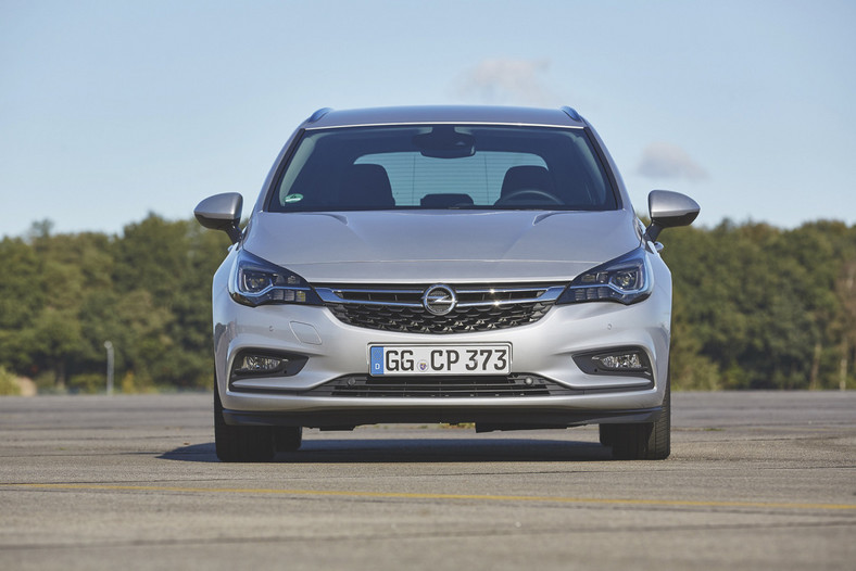 Nowe Renault Megane Grandtour kontra Opel Astra i Peugeot 308