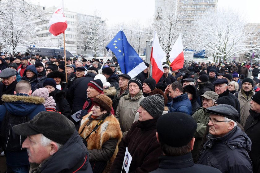 Oto skutek ustawy PiS. "Już 30 osób odebrało sobie życie"