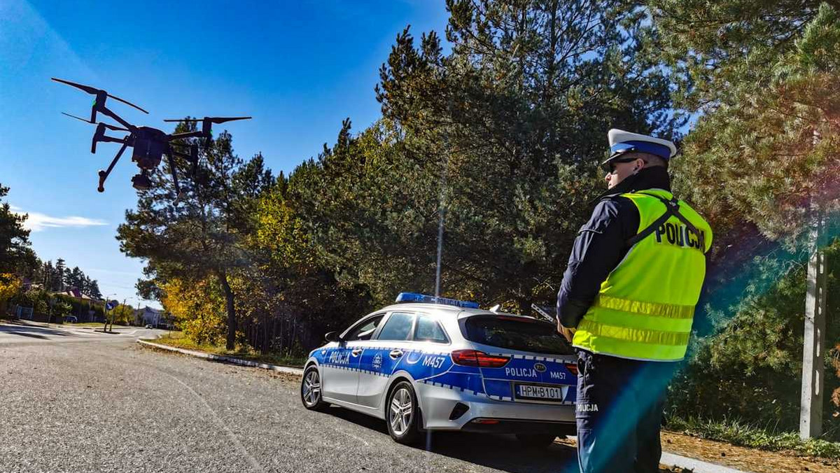 Podlascy policjanci w woj. mazowieckim od czterech dni szukają zgubionego drona