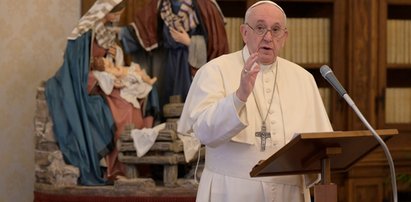 Papież Franciszek jest chory. Pokazał się wiernym