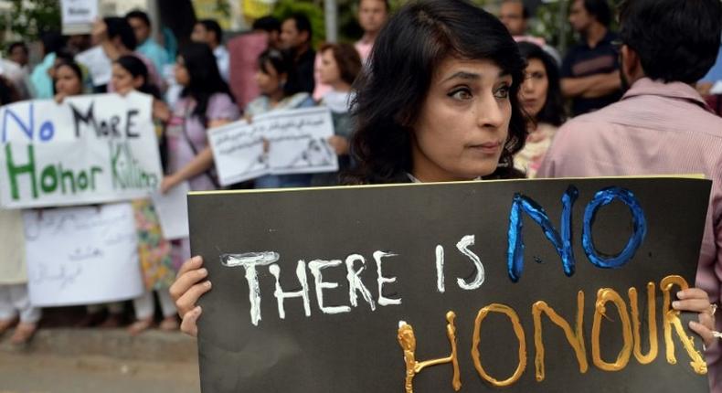 Pakistani human rights activists protest against honour killing in Islamabad in 2014