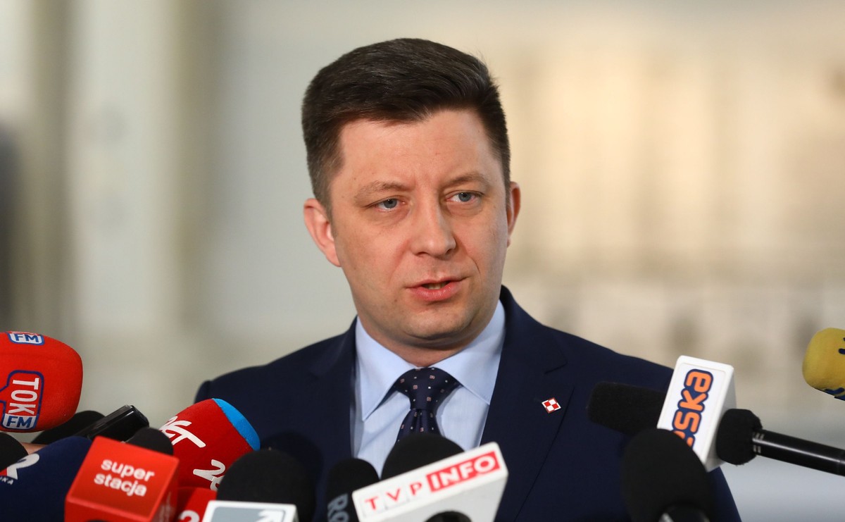 Zdaniem szefa kancelarii premiera "niepokój", który trzeba wyrazić w związku z powołaniem tej koalicji, jest związany z tym, że jej członkowie reprezentują "tak różne i tak skrajne partie polityczne".